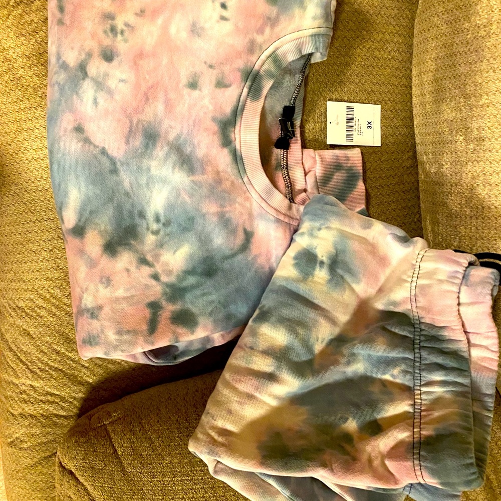 Cute tye dye joggers and matching sweatshirt